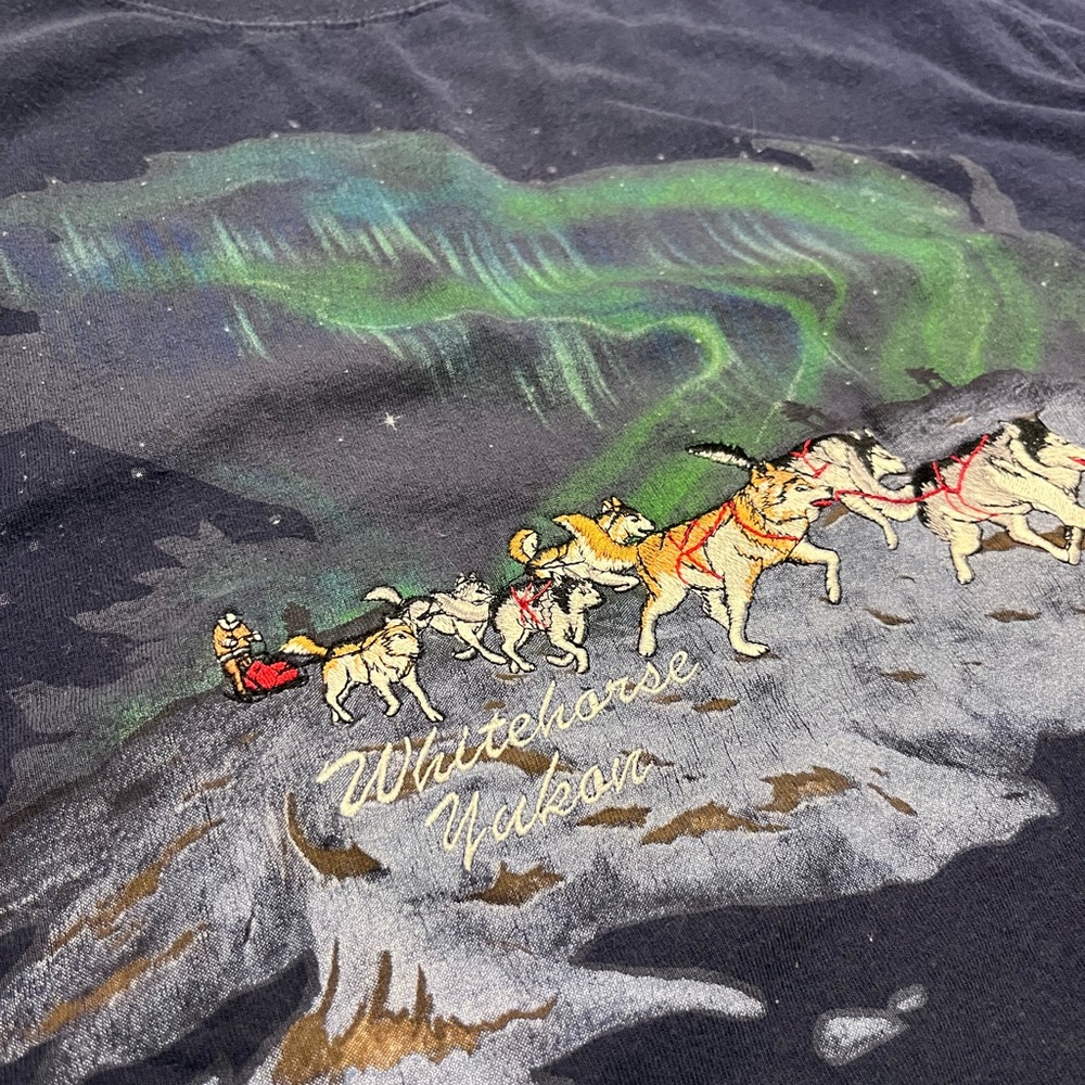Vintage 90’s Dog Sledding Whitehorse Yukon Northern Lights Graphic Tee Shirt - Picture 2 of 4